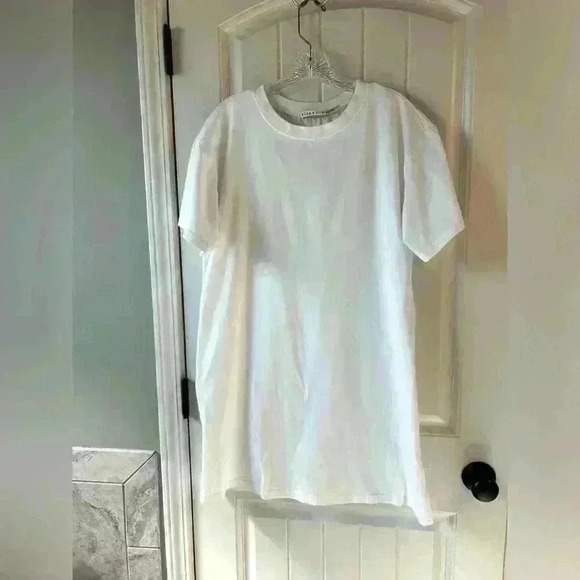 Alice + Olivia T-Shirt dress - Picture 2 of 5